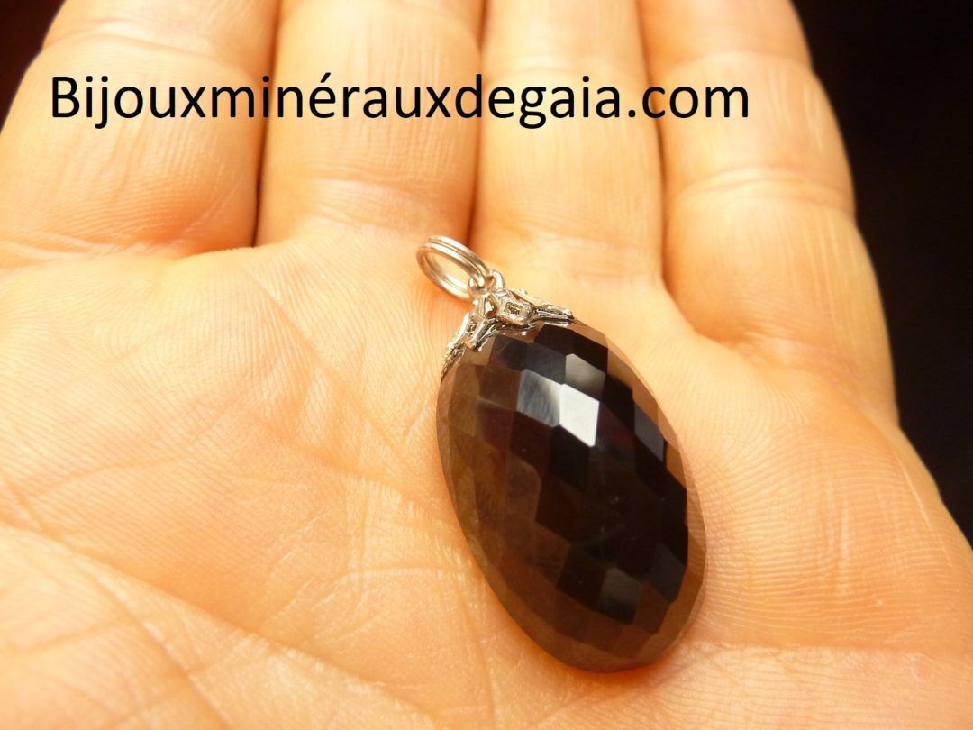 Pendentif spinelle noir à facettes ref 7831