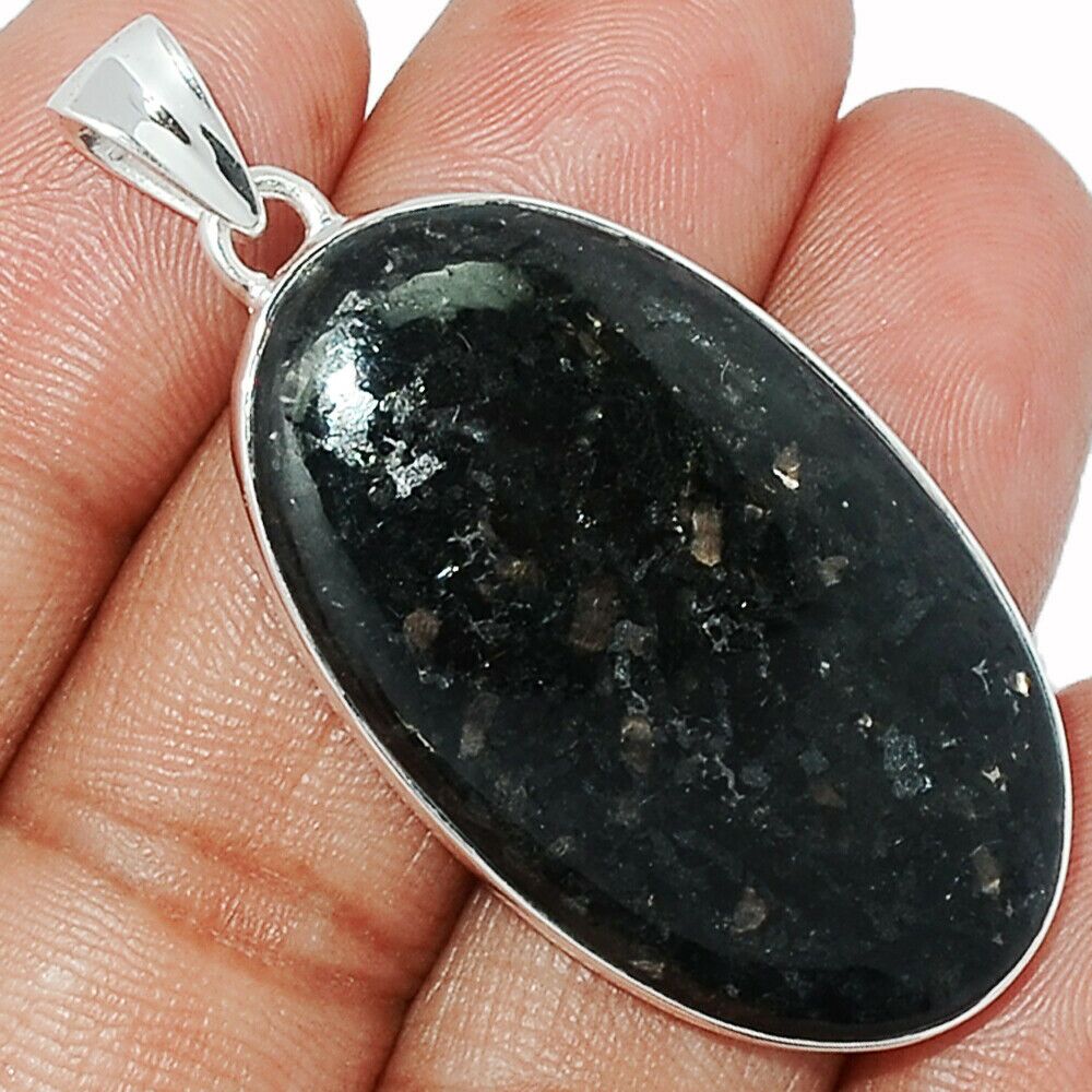 Pendentif Nuummite Véritable monture argent 925 Rare ref 0096