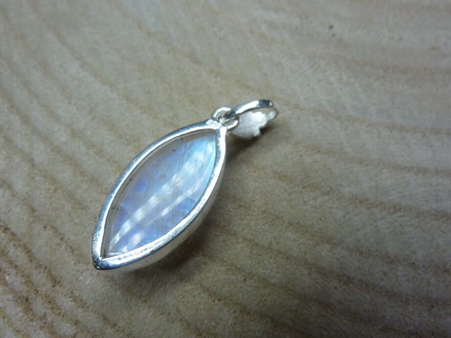 Pendentif pierre de lune monture argent 925 ref 9429