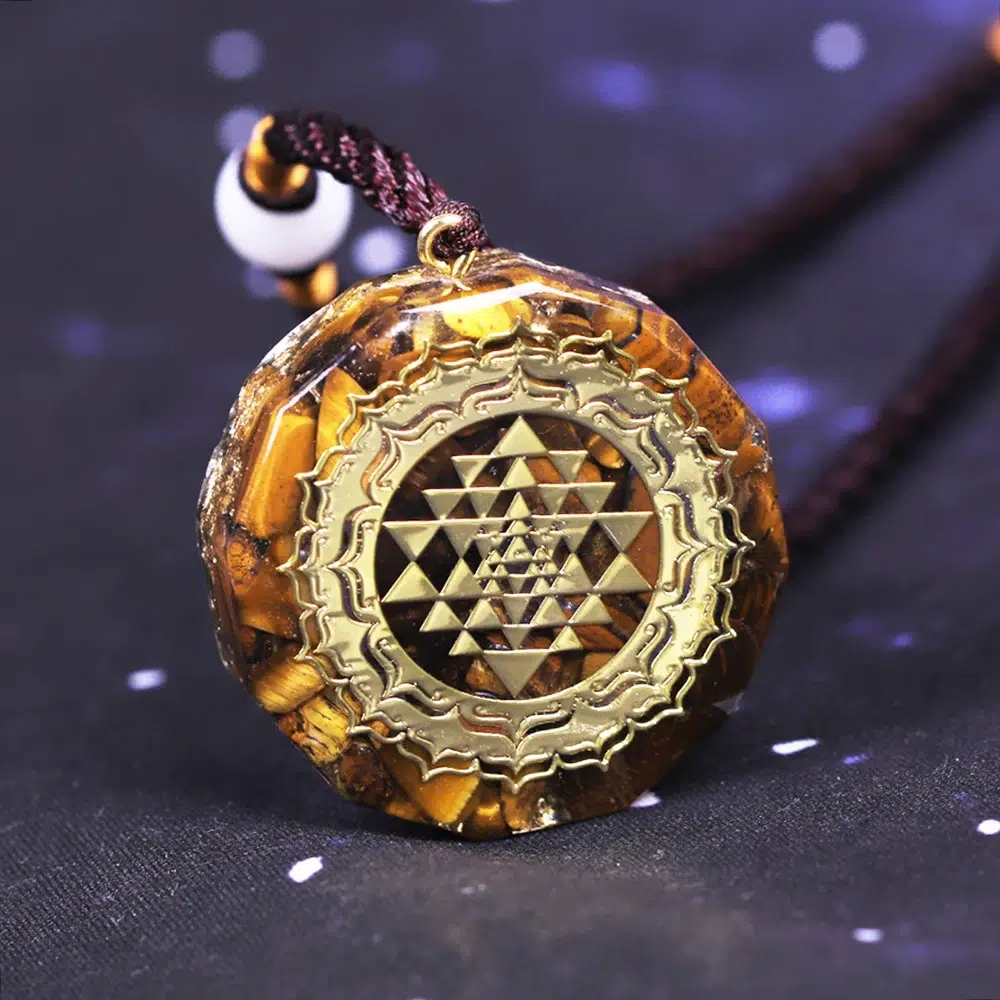 Collier pendentif Sri Yantra- Oeil de tigre orgonite